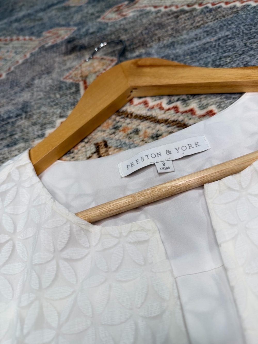 Preston & York White Sleeveless Textured Split-Neck Tunic - Picture 3 of 5